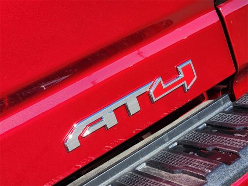 Used 2025 GMC Sierra 2500 AT4 w/ AT4 Premium Plus Package image 11