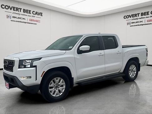 Used 2022 Nissan Frontier SV image 3