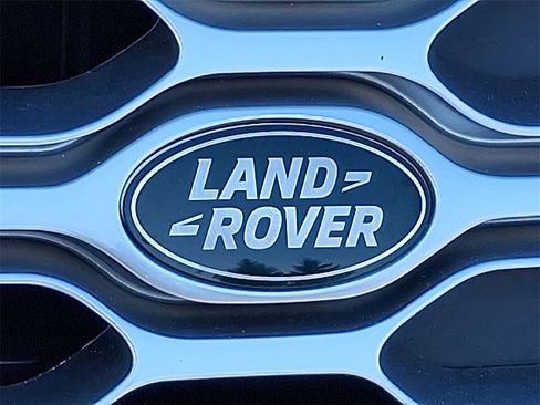 Used 2025 Land Rover Discovery S image 29