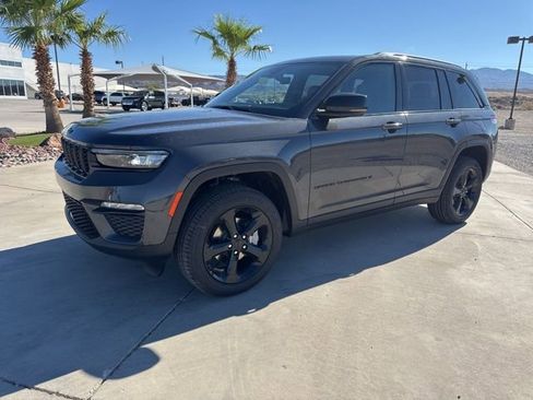 New 2025 Jeep Grand Cherokee Limited w/ Black Appearance Package image 1