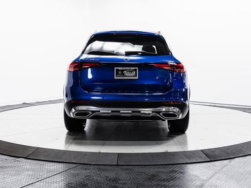 Used 2025 Mercedes-Benz GLC 350e 4MATIC w/ Driver Assistance Package image 30