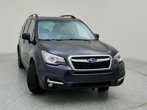 Used 2017 Subaru Forester 2.5i Limited AWD/4WD image 2