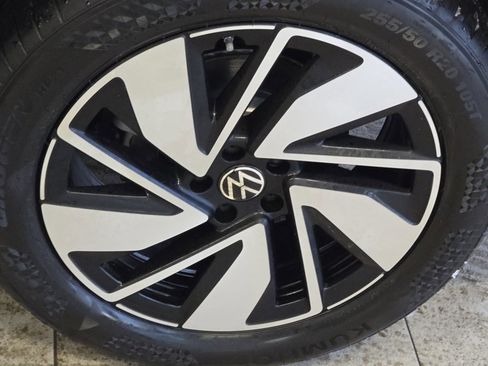 New 2026 Volkswagen Atlas SE image 8