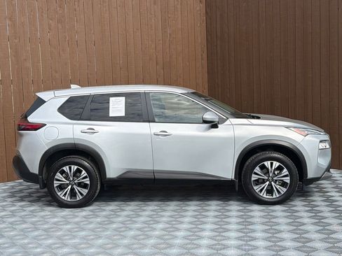 Used 2023 Nissan Rogue SV image 11