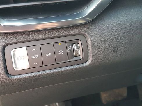 New 2026 GMC Acadia AT4 w/ LPO, Floor Liner Package AWD/4WD image 9
