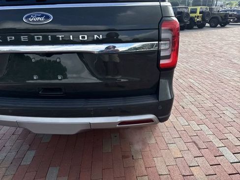 Used 2023 Ford Expedition Limited RWD image 12