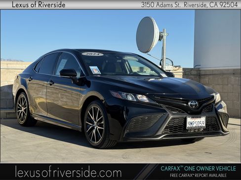 Used 2024 Toyota Camry SE image 1