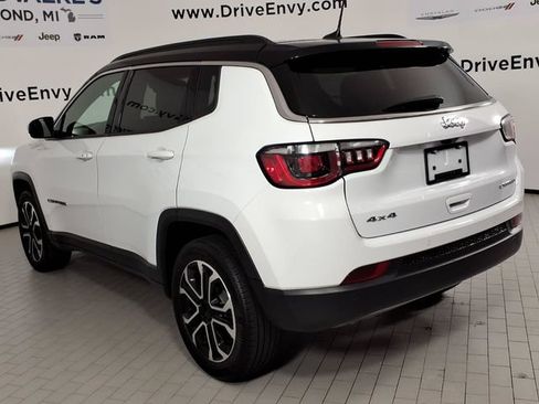 Used 2024 Jeep Compass Limited AWD/4WD image 6