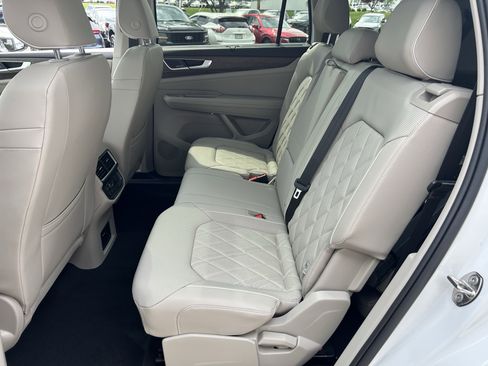 Used 2024 Volkswagen Atlas SEL Premium R-Line image 25