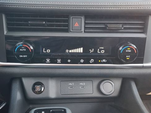 Used 2026 Nissan Rogue SV FWD image 13