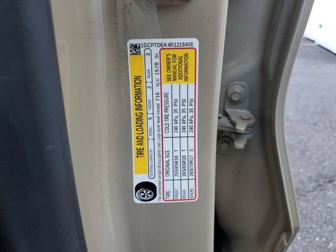 Used 2024 Chevrolet Colorado Z71 image 32