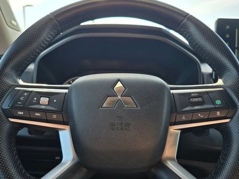 Used 2025 Mitsubishi Outlander SE AWD/4WD image 20