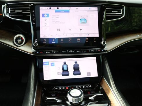 Used 2025 Jeep Grand Wagoneer 4WD w/ 8-Passenger Seating Package image 24