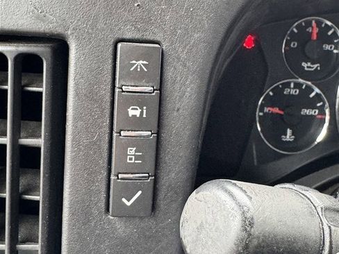 Used 2016 GMC Savana 3500 image 17