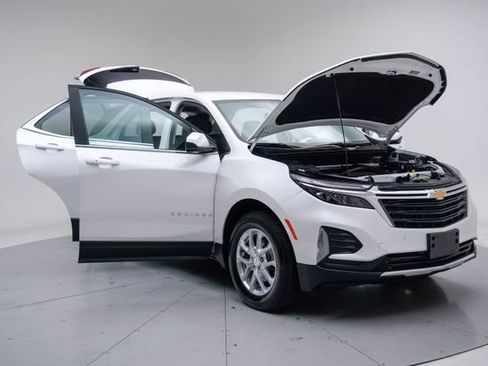 Used 2024 Chevrolet Equinox LT AWD/4WD image 16