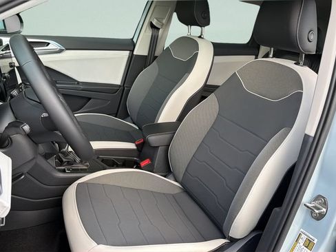 New 2026 Volkswagen Taos SE FWD image 28