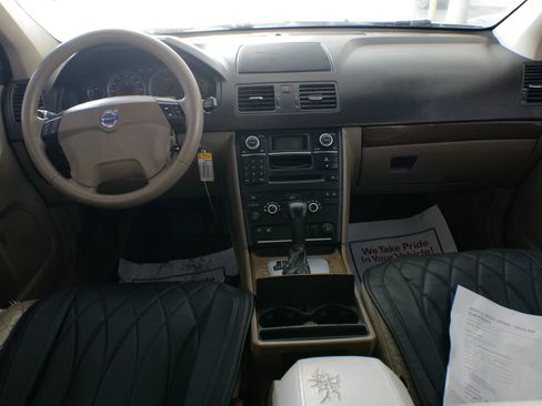 Used 2010 Volvo XC90 3.2 image 3