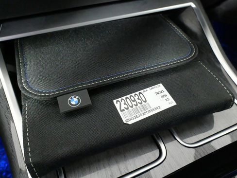 Used 2023 BMW 760i xDrive image 57