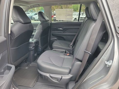 New 2026 Toyota Grand Highlander Platinum AWD/4WD image 12