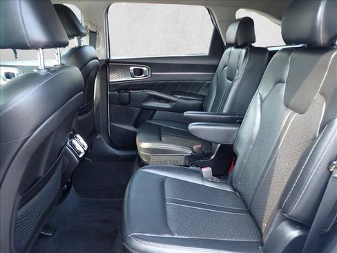 Used 2022 Kia Sorento SX AWD/4WD image 10
