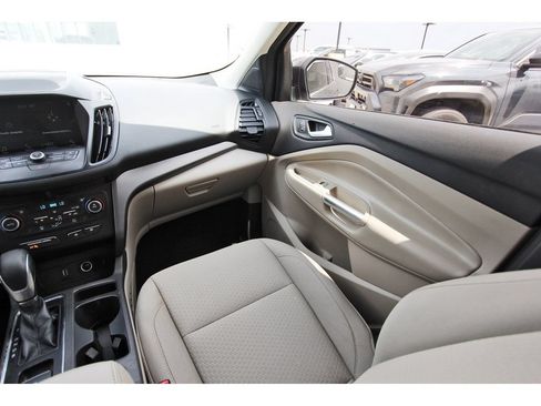 Used 2019 Ford Escape SE FWD image 10