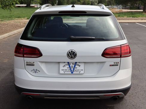 Used 2018 Volkswagen Golf Alltrack S AWD/4WD image 6