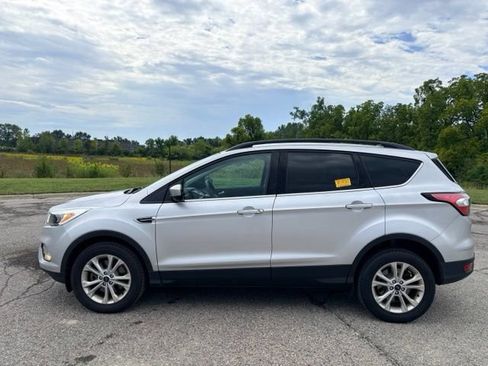 Used 2018 Ford Escape SE AWD/4WD image 2