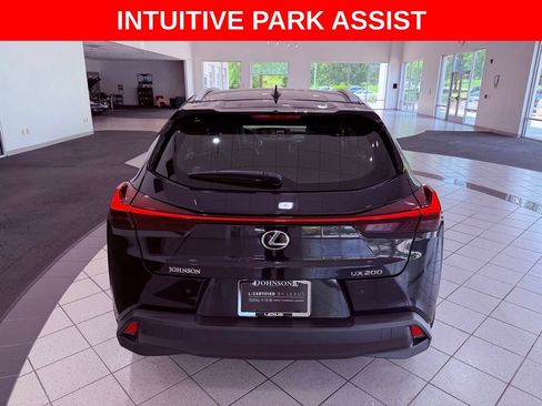 Certified 2022 Lexus UX 200 w/ Premium Package FWD image 6