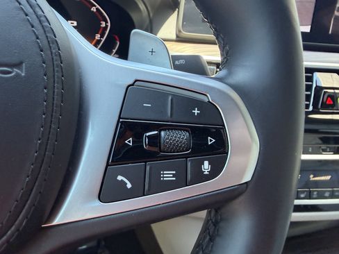 Used 2022 BMW M550i xDrive AWD/4WD image 35