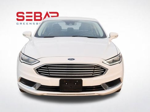 Used 2018 Ford Fusion SE w/ Equipment Group 602A FWD image 2