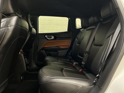 Used 2025 Jeep Compass Limited AWD/4WD image 8