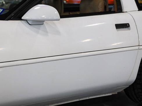 Used 1993 Chevrolet Corvette Coupe image 17