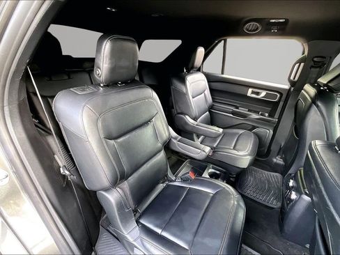 Used 2020 Ford Explorer XLT w/ Equipment Group 202A image 16