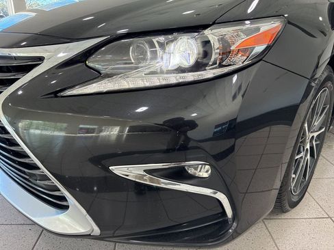 Used 2017 Lexus ES 350 w/ Luxury Package image 10