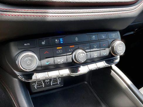 Used 2023 Dodge Durango GT AWD/4WD image 33