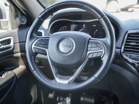 Used 2019 Jeep Grand Cherokee Altitude AWD/4WD image 15