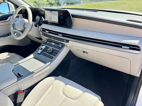 Used 2023 Hyundai Palisade Limited w/ Cargo Package image 9