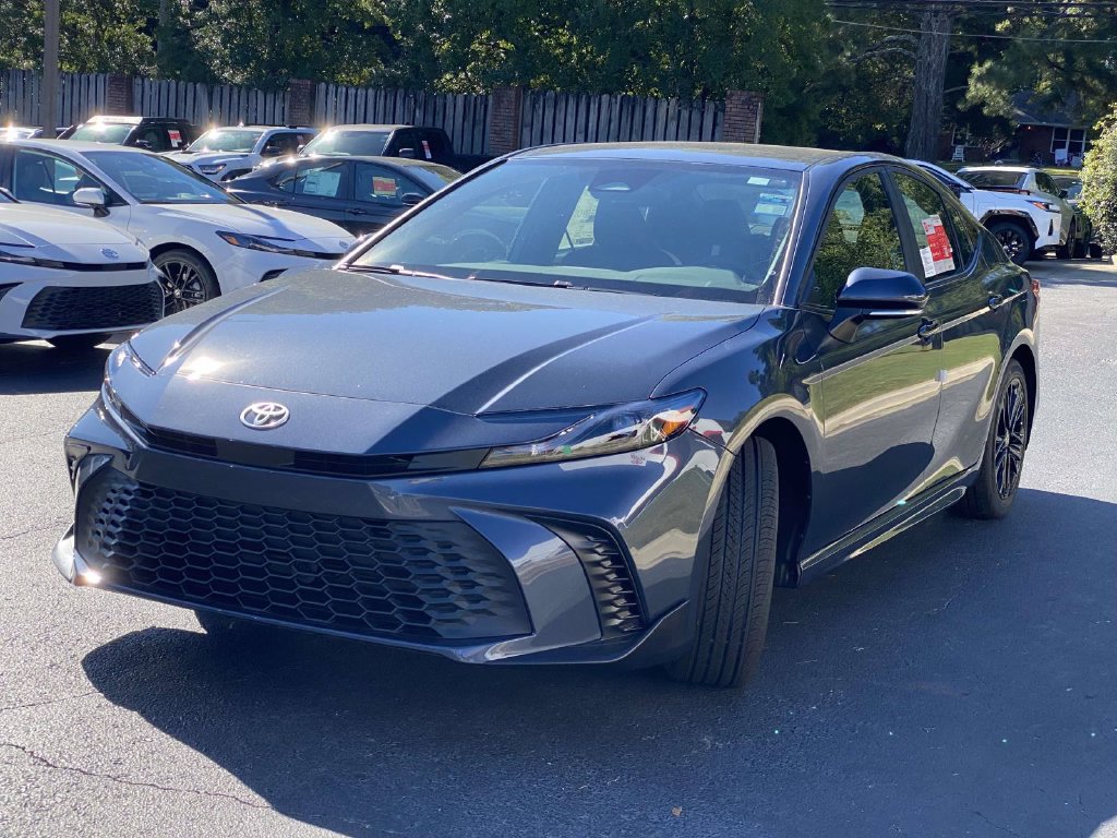 New 2026 Toyota Camry Hybrid FWD image 8