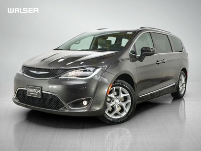 Used 2018 Chrysler Pacifica Touring-L Plus w/ Tire & Wheel Group
