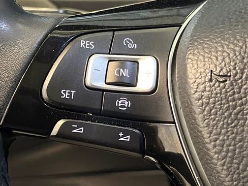 Certified 2020 Volkswagen Tiguan SE image 20