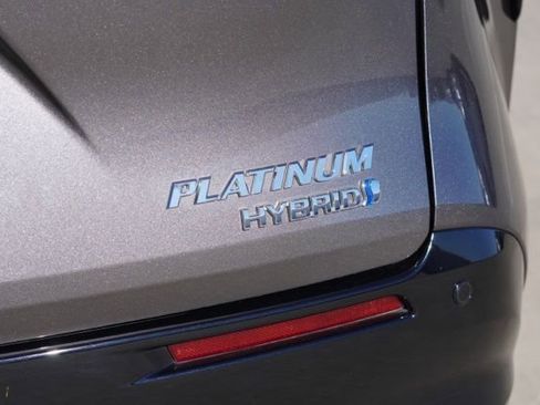 Certified 2023 Toyota Sienna Platinum image 10