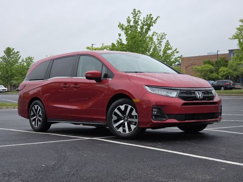 Certified 2025 Honda Odyssey EX-L image 2