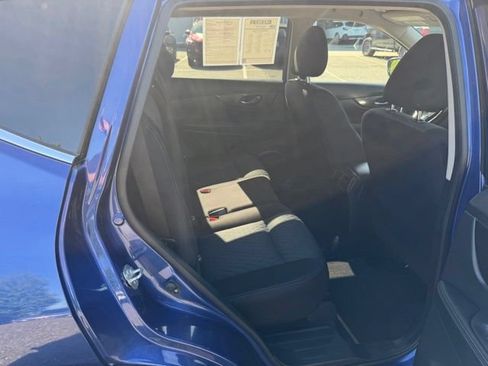 Used 2019 Nissan Rogue SV AWD/4WD image 10
