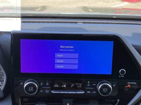 Certified 2026 Toyota Highlander XLE image 31