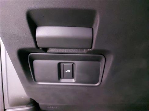 New 2025 Land Rover Discovery Sport S image 24