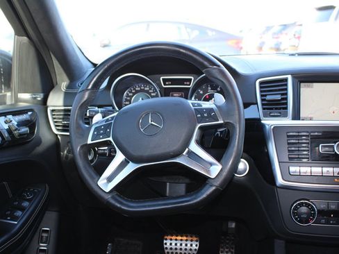 Used 2015 Mercedes-Benz GL 63 AMG 4MATIC image 17