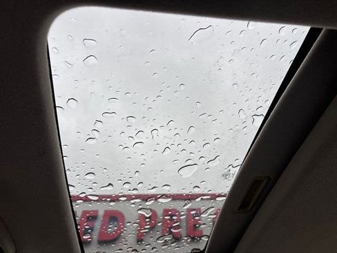 Used 2007 Mercury Milan Premier image 36