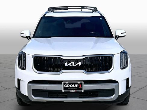 Used 2024 Kia Telluride EX w/ EX Captain's Chair Package FWD image 4