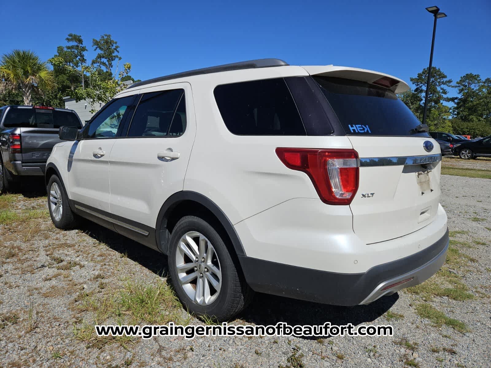 Used 2016 Ford Explorer XLT FWD image 3