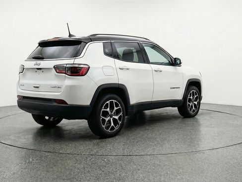 Used 2025 Jeep Compass Limited AWD/4WD image 9